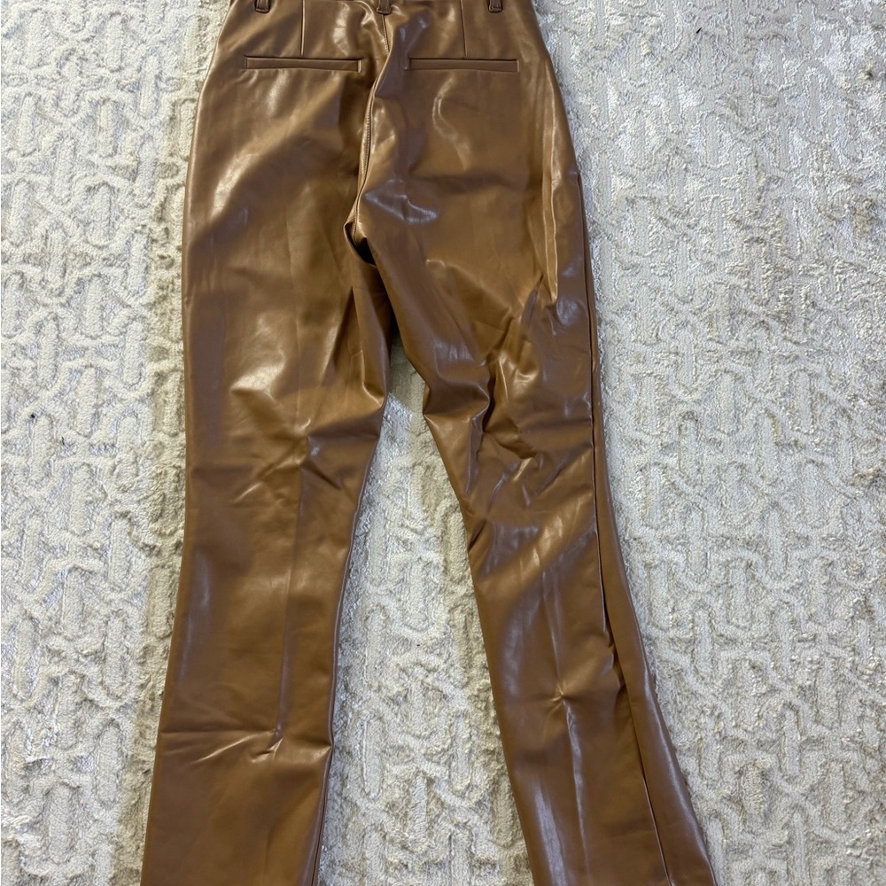 Abercrombie & Fitch NWT Curve
Love Skinny Ultra High-Rise faux leather pants - Picture 2 of 5